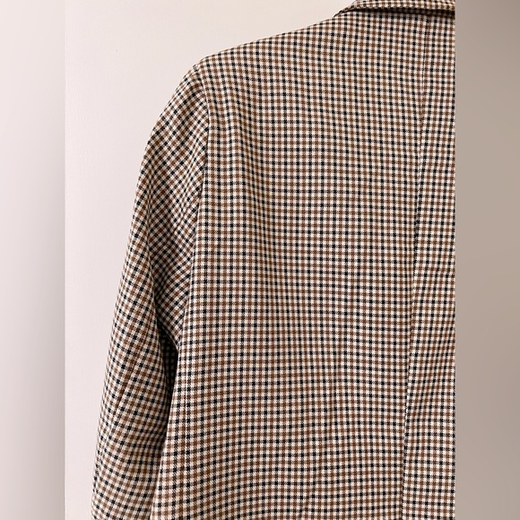 Boohoo Tan Blazer in Size 4 - Picture 9 of 9